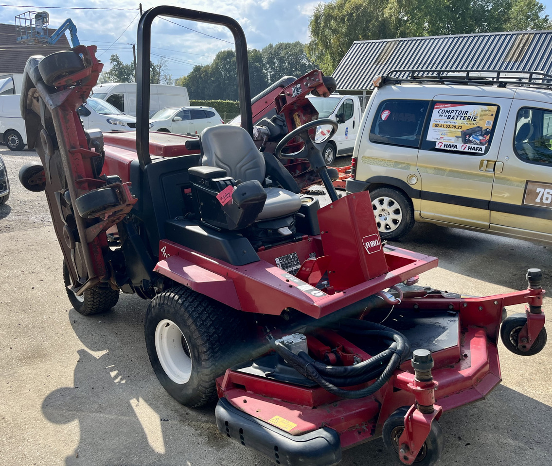 TORO 4000d 4000 d groundsmaster - جزازة المروج: صور 4 TORO 4000d 4000 d groundsmaster - جزازة المروج: صور 4