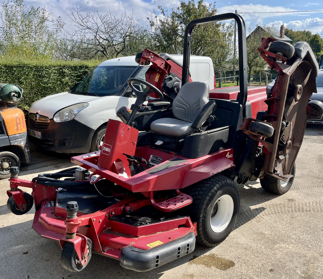 TORO 4000d 4000 d groundsmaster - جزازة المروج: صور 1 TORO 4000d 4000 d groundsmaster - جزازة المروج: صور 1