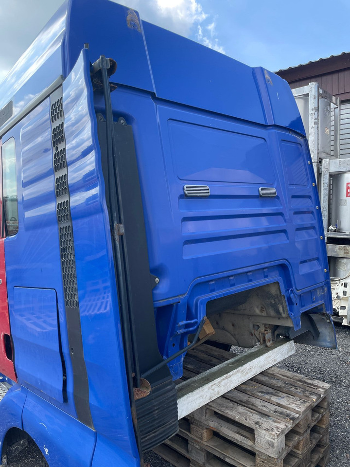 MAN Kabine MAN TGX 18.400 Euro 5 Bj. 2008 Fahrerhaus - الكابينة والداخلية - شاحنة: صور 4 MAN Kabine MAN TGX 18.400 Euro 5 Bj. 2008 Fahrerhaus - الكابينة والداخلية - شاحنة: صور 4