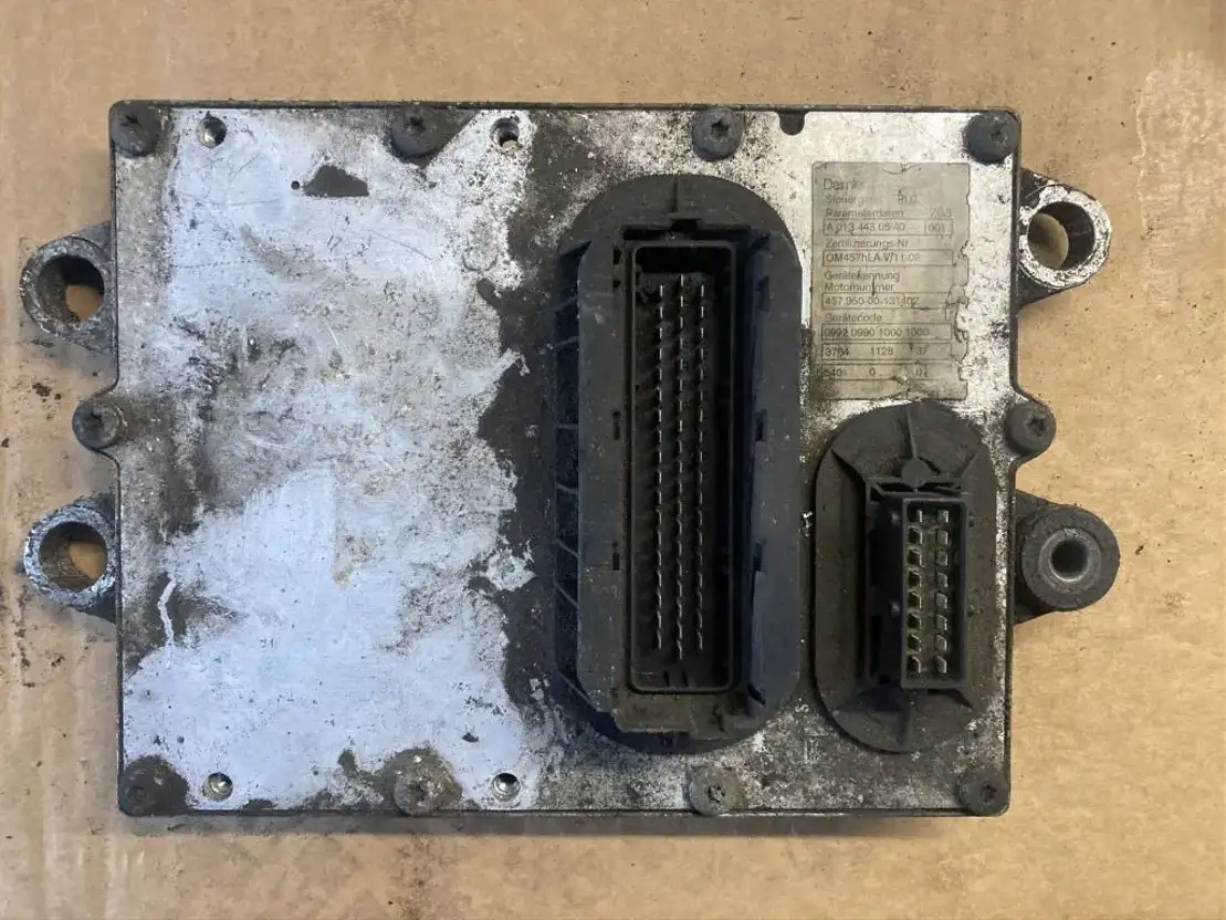 Mercedes-Benz Motorsteuergerät Mercedes OM 457 HLA 457.950 PLD Control Unit OM 4 - كتلة التحكم - شاحنة: صور 1 Mercedes-Benz Motorsteuergerät Mercedes OM 457 HLA 457.950 PLD Control Unit OM 4 - كتلة التحكم - شاحنة: صور 1