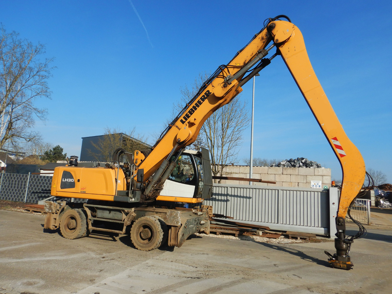LIEBHERR LH 30 Industry - حفارة النقل والشحن: صور 4 LIEBHERR LH 30 Industry - حفارة النقل والشحن: صور 4