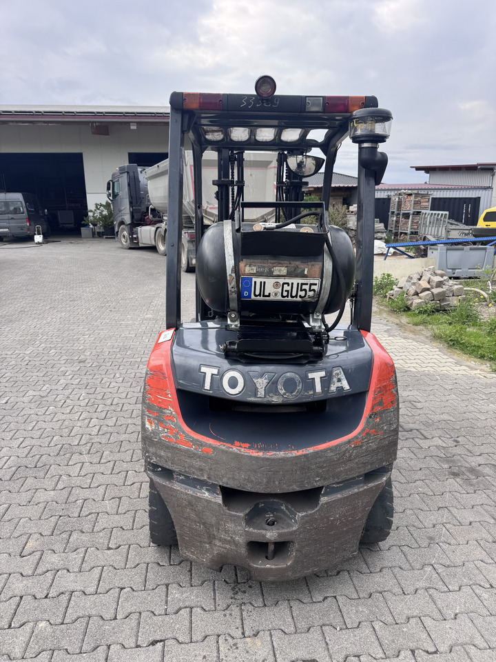 TOYOTA Tonero 25 - رافعة شوكية تعمل بالغاز: صور 4 TOYOTA Tonero 25 - رافعة شوكية تعمل بالغاز: صور 4