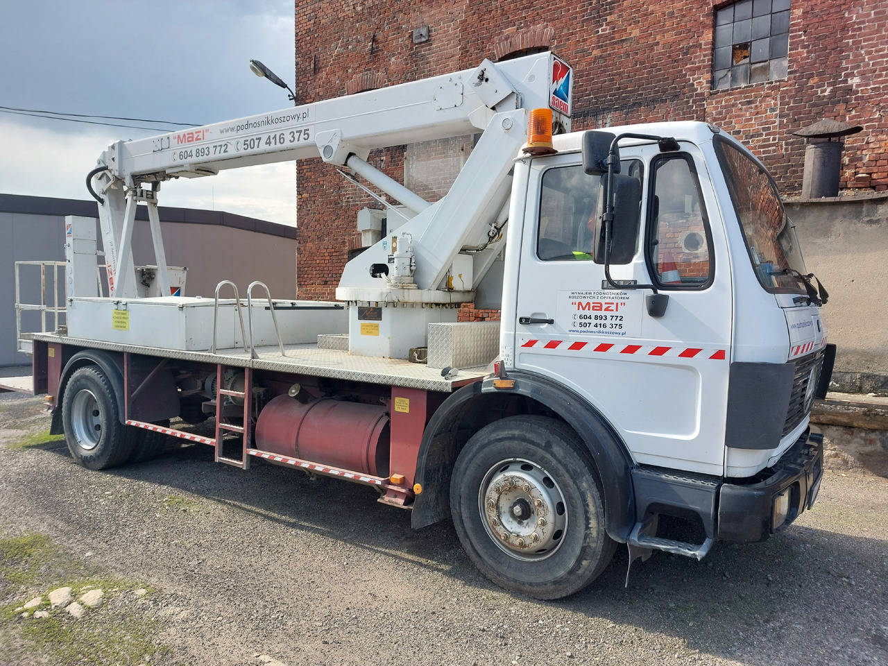 Wumag Mercedes 1414, 400V Wumag WT220 hydraulik - مصاعد الازدهار محمولة على شاحنة: صور 1 Wumag Mercedes 1414, 400V Wumag WT220 hydraulik - مصاعد الازدهار محمولة على شاحنة: صور 1