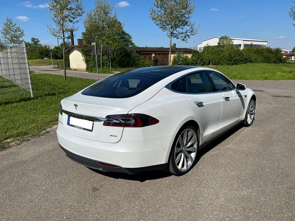 Tesla Model S 85D No free SC - سيدان: صور 4 Tesla Model S 85D No free SC - سيدان: صور 4