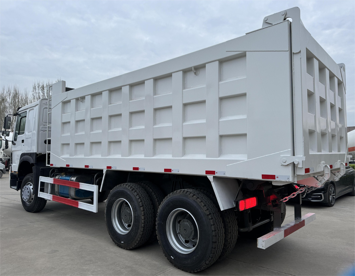 Sinotruk HOWO 371 dump truck tipper - قلابات: صور 2 Sinotruk HOWO 371 dump truck tipper - قلابات: صور 2