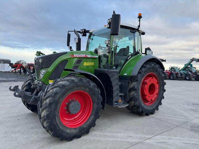 FENDT 724 PROFI PLUS - جرار: صور 1 FENDT 724 PROFI PLUS - جرار: صور 1