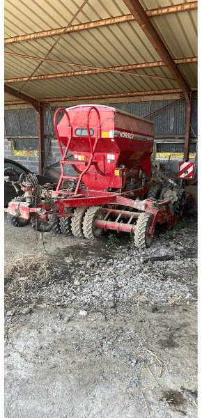 HORSCH PRONTO 3DC - معدات بذار: صور 1 HORSCH PRONTO 3DC - معدات بذار: صور 1