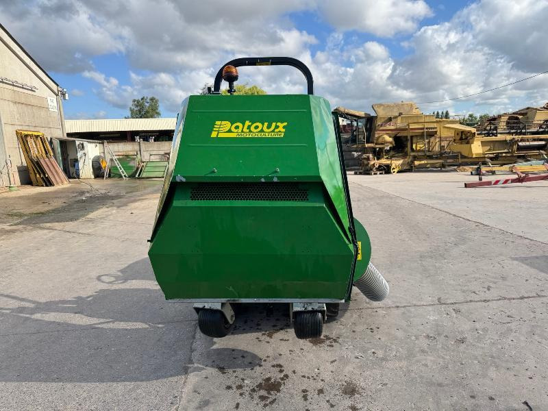 JOHN DEERE 1026R - جرار: صور 3 JOHN DEERE 1026R - جرار: صور 3