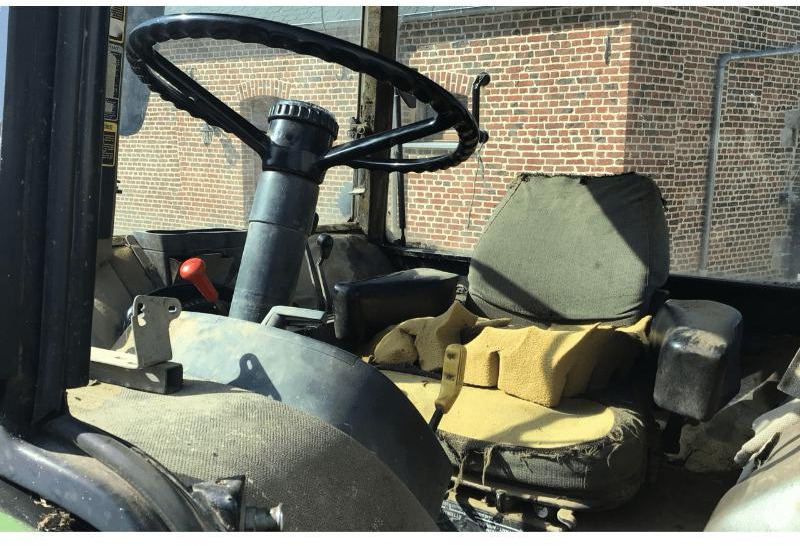 جرار JOHN DEERE 4055: صور 7