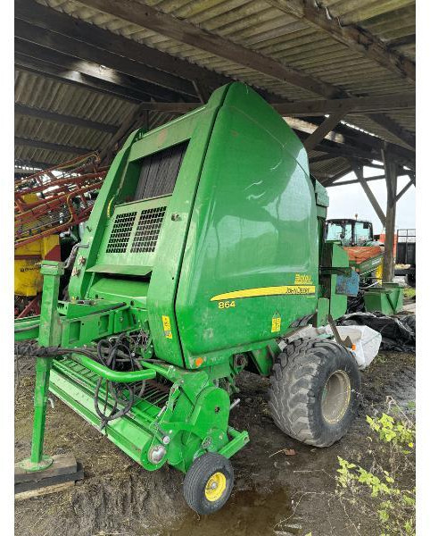 JOHN DEERE 864 MAXICUT - مكبس القش الدائري: صور 1 JOHN DEERE 864 MAXICUT - مكبس القش الدائري: صور 1
