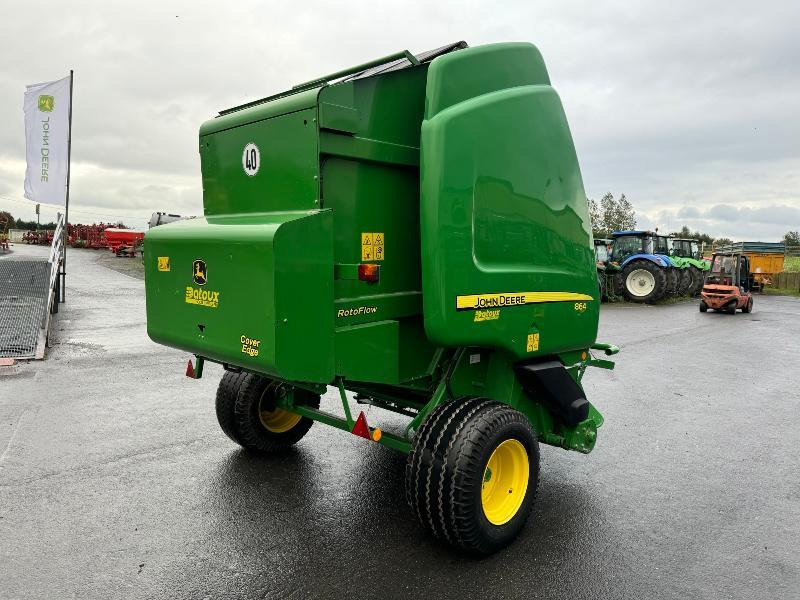 JOHN DEERE 864 - مكبس القش الدائري: صور 4 JOHN DEERE 864 - مكبس القش الدائري: صور 4