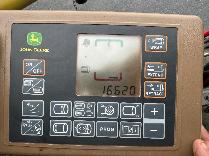 مكبس القش الدائري JOHN DEERE 864: صور 8