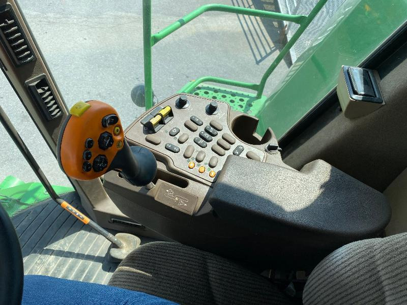 حصادة شاملة JOHN DEERE T660: صور 7
