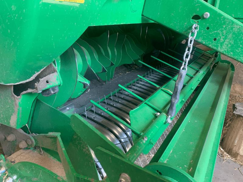 JOHN DEERE V461M - مكبس القش الدائري: صور 2 JOHN DEERE V461M - مكبس القش الدائري: صور 2