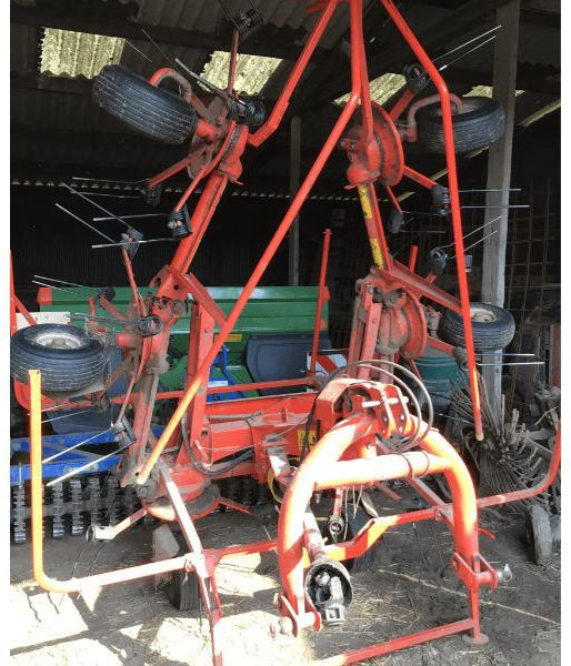 KUHN GF5801 - لمّامَة القش: صور 1 KUHN GF5801 - لمّامَة القش: صور 1