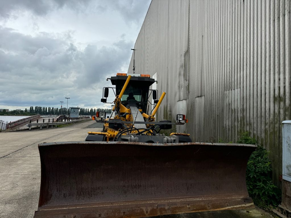 Volvo G746B Volvo G746B - آلة تسوية الأرض: صور 3 Volvo G746B Volvo G746B - آلة تسوية الأرض: صور 3