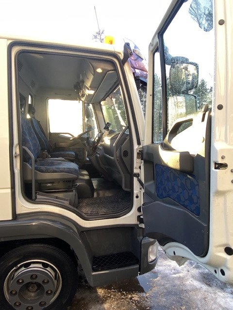 شاحنة نقل سيارات شاحنة لنقل البضائع الحرة IVECO EuroCargo 90E220: صور 8 شاحنة نقل سيارات شاحنة لنقل البضائع الحرة IVECO EuroCargo 90E220: صور 8