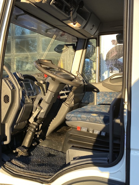 شاحنة نقل سيارات شاحنة لنقل البضائع الحرة IVECO EuroCargo 90E220: صور 12 شاحنة نقل سيارات شاحنة لنقل البضائع الحرة IVECO EuroCargo 90E220: صور 12