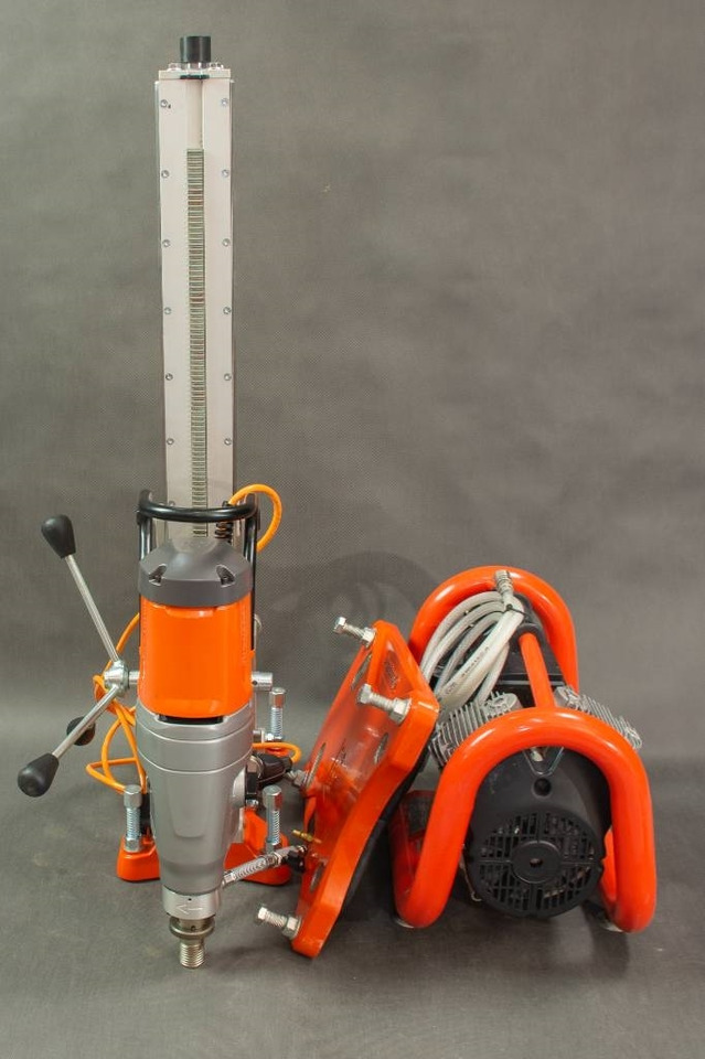 Husqvarna DM430 VP200 - معدات البناء: صور 3 Husqvarna DM430 VP200 - معدات البناء: صور 3