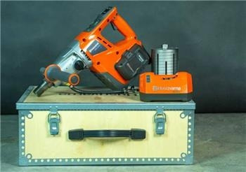 Husqvarna DM540i - معدات البناء: صور 1 Husqvarna DM540i - معدات البناء: صور 1
