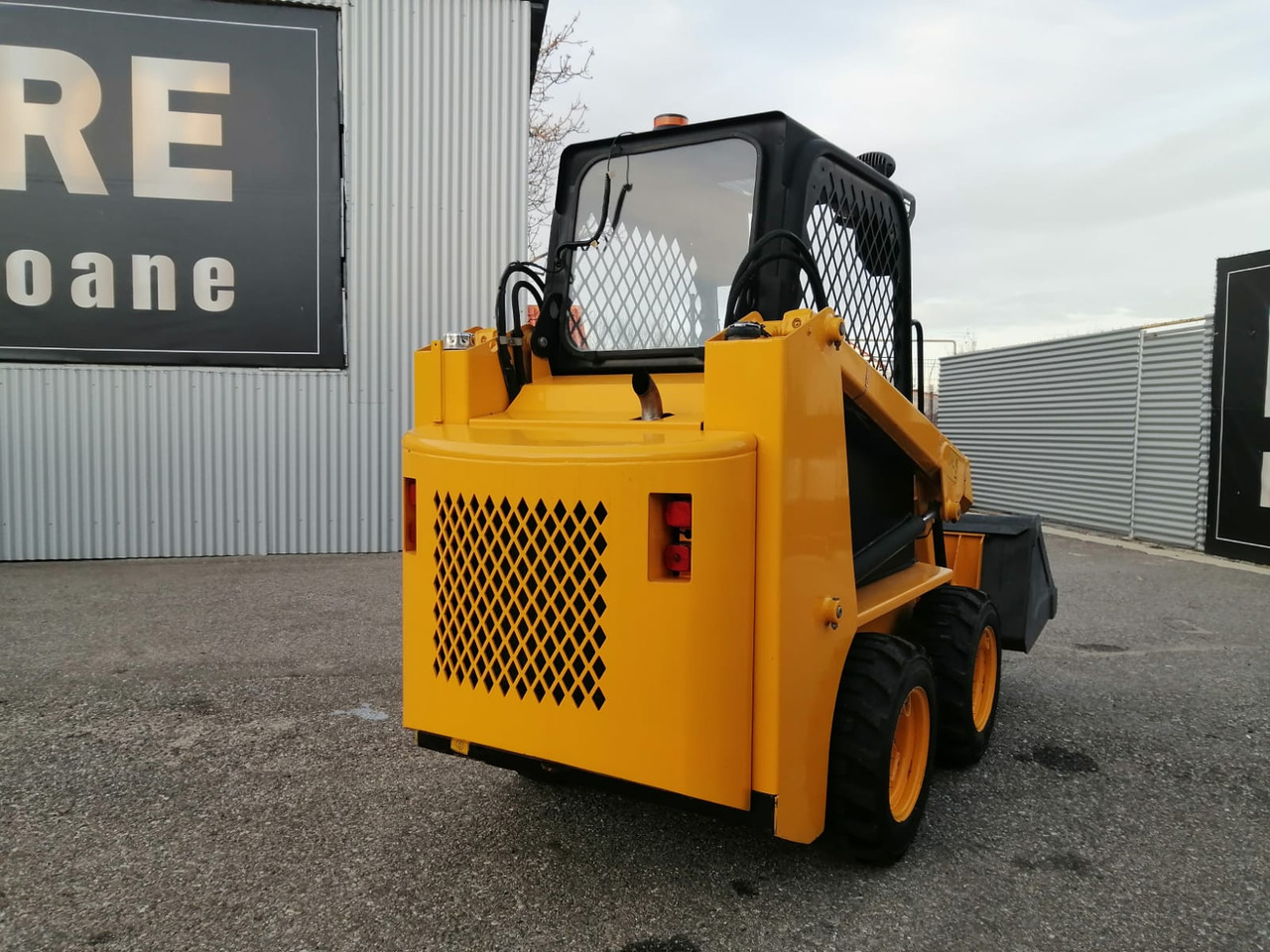 Bobcat Front Loader Ram Italia FM 120 – Hammer Installation - شيول صغير: صور 3 Bobcat Front Loader Ram Italia FM 120 – Hammer Installation - شيول صغير: صور 3