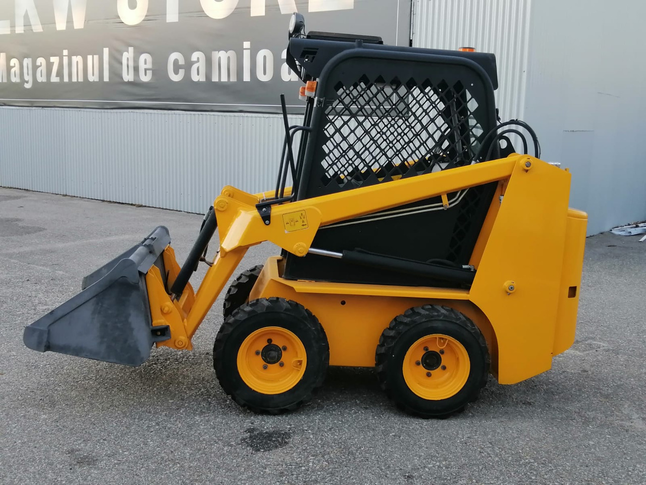 Bobcat Front Loader Ram Italia FM 120 – Hammer Installation - شيول صغير: صور 5 Bobcat Front Loader Ram Italia FM 120 – Hammer Installation - شيول صغير: صور 5