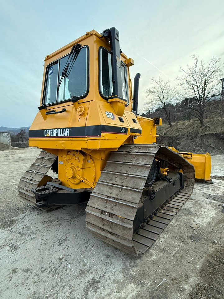 CATERPILLAR D4H BULLDOZER - بلدوزر: صور 3 CATERPILLAR D4H BULLDOZER - بلدوزر: صور 3