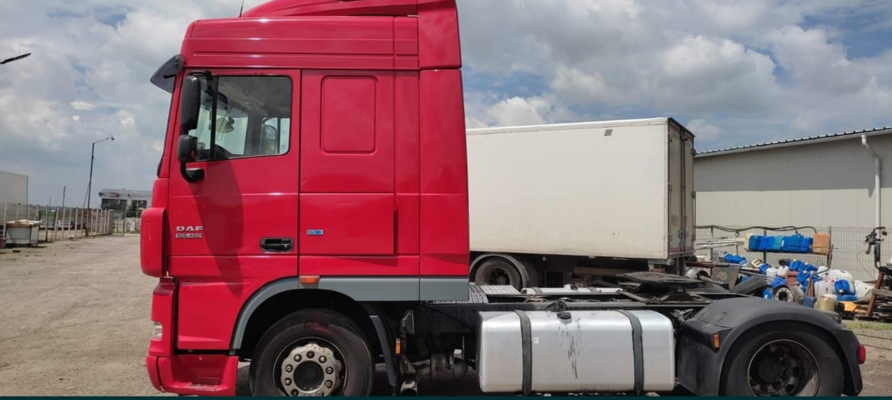 DAF XF 105.460 Automat - شاحنة جرار: صور 3 DAF XF 105.460 Automat - شاحنة جرار: صور 3