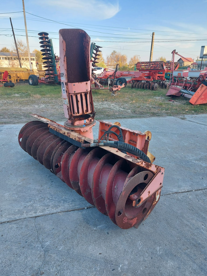 Freza zapada/Snow blower Assaloni pentru Buldoexcavator/Bobcat/Incatcator frontal - منفاخ الثلوج - آلات البناء: صور 4 Freza zapada/Snow blower Assaloni pentru Buldoexcavator/Bobcat/Incatcator frontal - منفاخ الثلوج - آلات البناء: صور 4