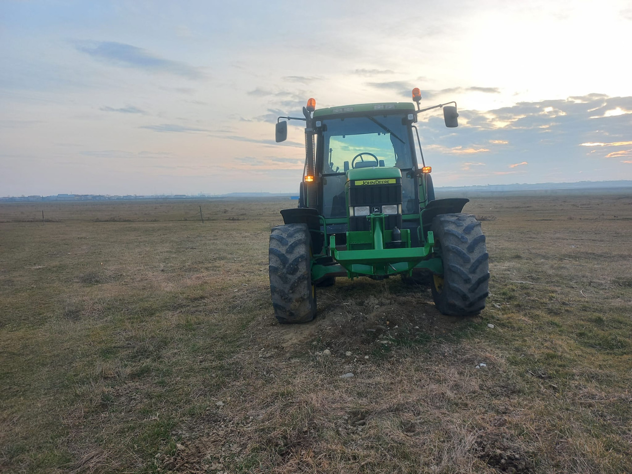 JOHN DEERE 6600 TRACTOR - جرار: صور 5 JOHN DEERE 6600 TRACTOR - جرار: صور 5
