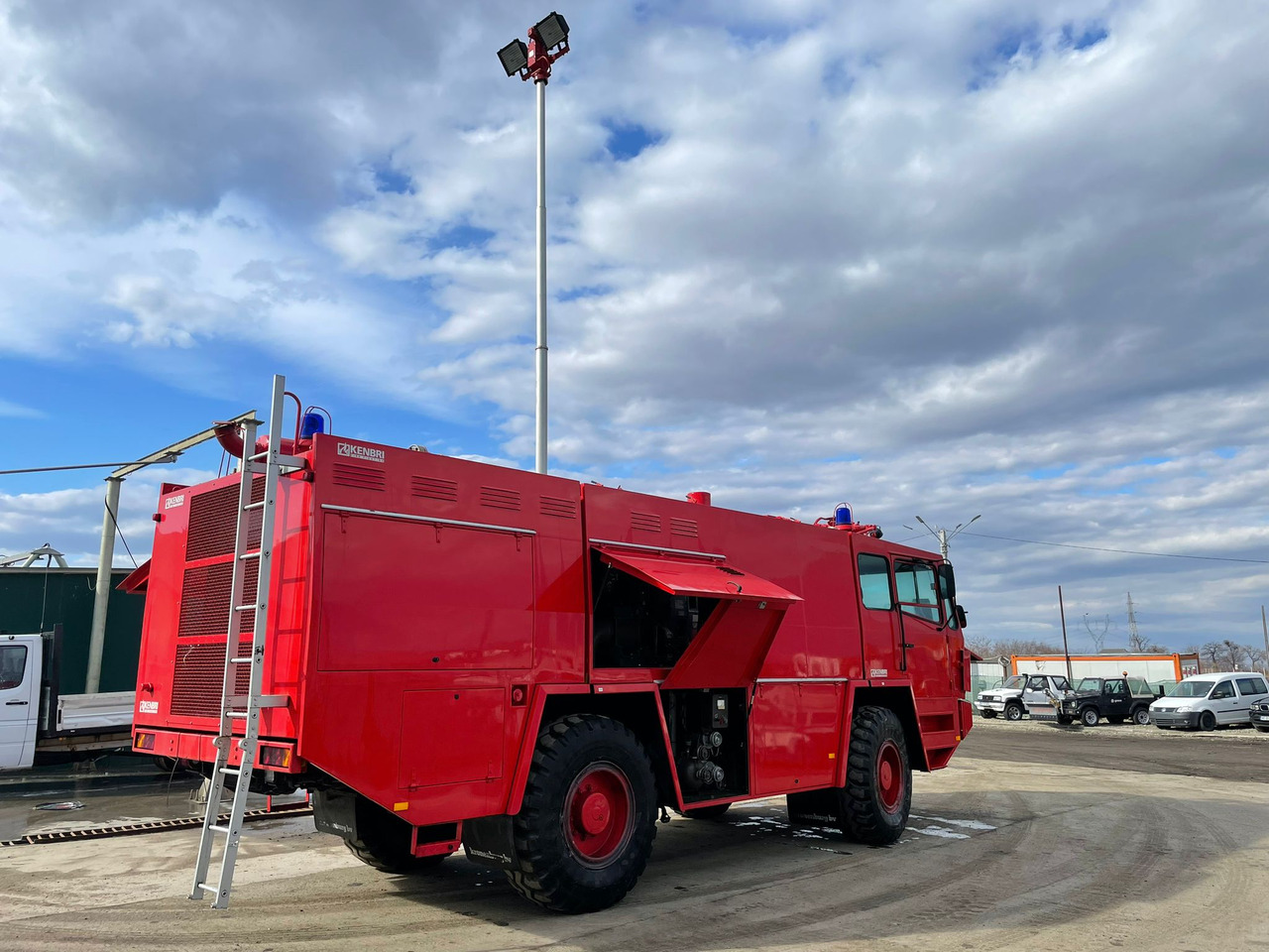 KRONENBURG K45 FIRE TRUCK - المطافئ: صور 5 KRONENBURG K45 FIRE TRUCK - المطافئ: صور 5