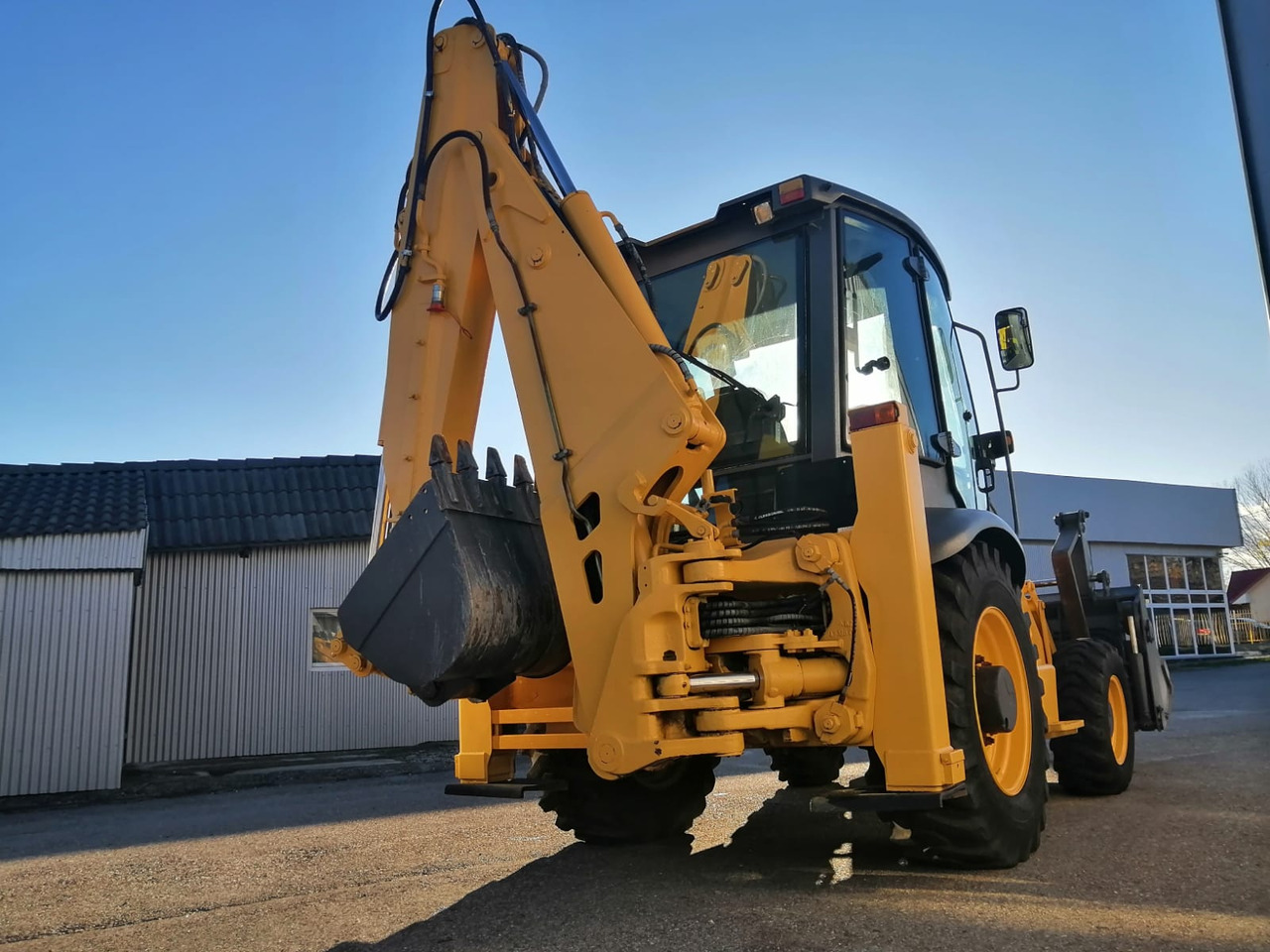 LiuGong CLG777A Backhoe Loader 4×4 - حفار متعدد الاستخدام: صور 3 LiuGong CLG777A Backhoe Loader 4×4 - حفار متعدد الاستخدام: صور 3