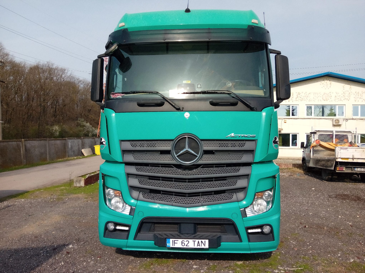Mercedes-Benz Actros 18.45 - شاحنة جرار: صور 3 Mercedes-Benz Actros 18.45 - شاحنة جرار: صور 3