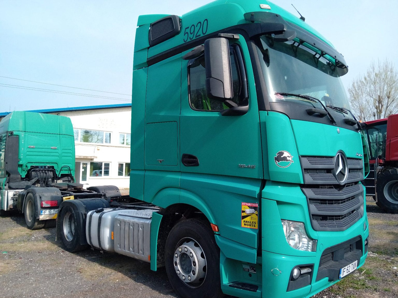 Mercedes-Benz Actros 18.45 - شاحنة جرار: صور 1 Mercedes-Benz Actros 18.45 - شاحنة جرار: صور 1