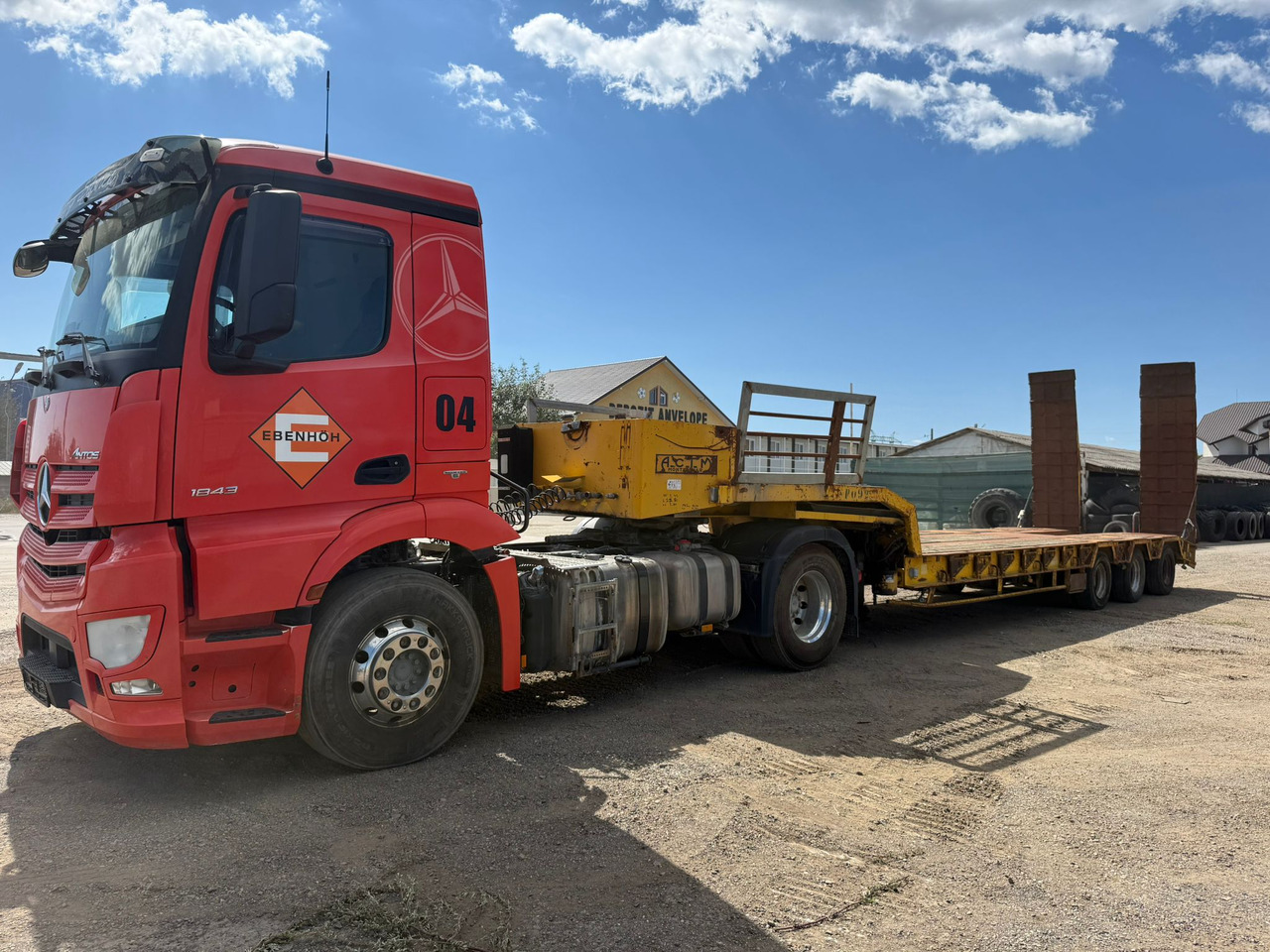 Mercedes-Benz Actros and Trailer ACTM Assembly - شاحنة جرار, عربة مسطحة منخفضة نصف مقطورة: صور 5 Mercedes-Benz Actros and Trailer ACTM Assembly - شاحنة جرار, عربة مسطحة منخفضة نصف مقطورة: صور 5