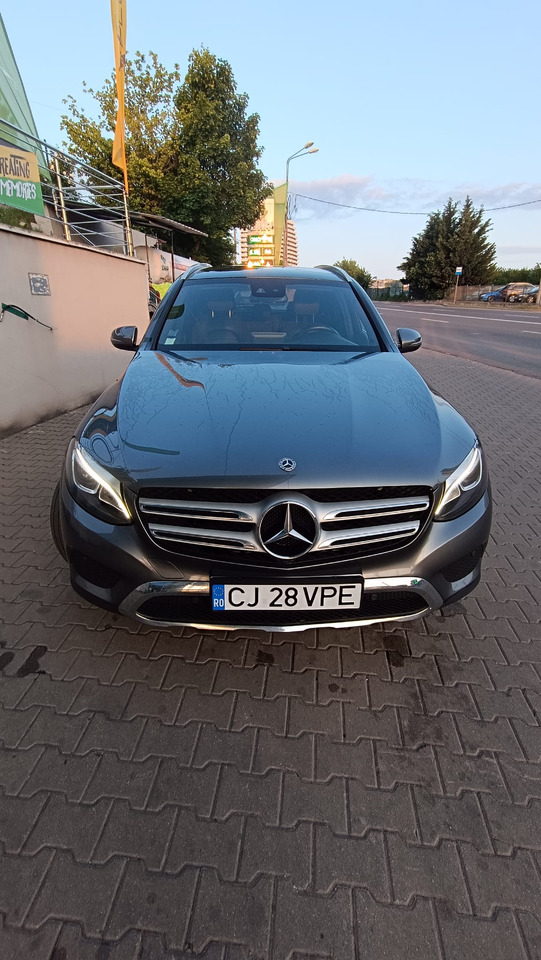 سيارة دفع رباعي Mercedes-Benz GLC 4×4: صور 8