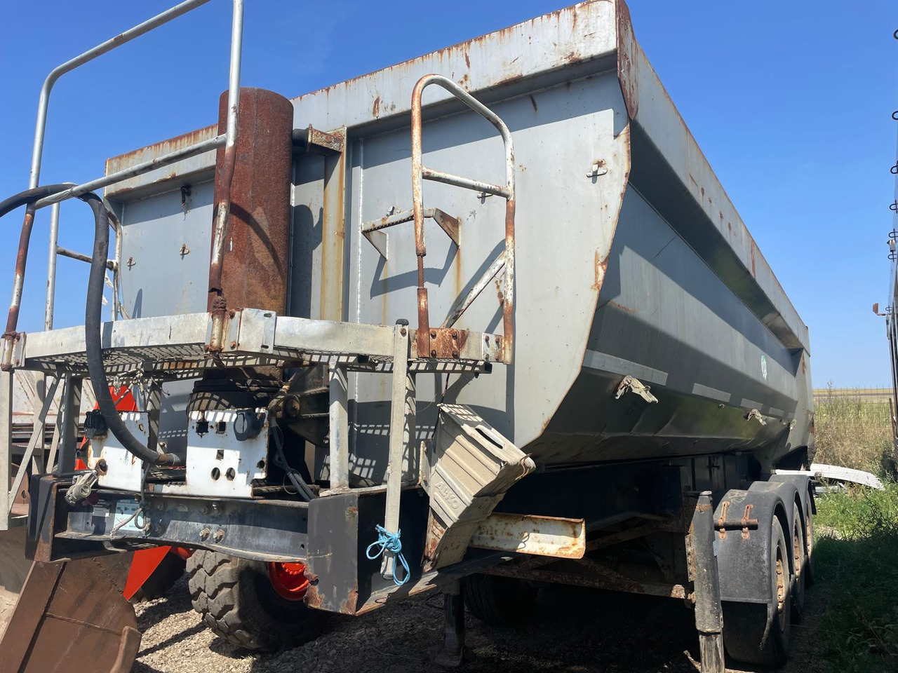 NPF-POTSDAM SKS 27 Tipper Semi-trailer - قلابة نصف مقطورة: صور 4 NPF-POTSDAM SKS 27 Tipper Semi-trailer - قلابة نصف مقطورة: صور 4