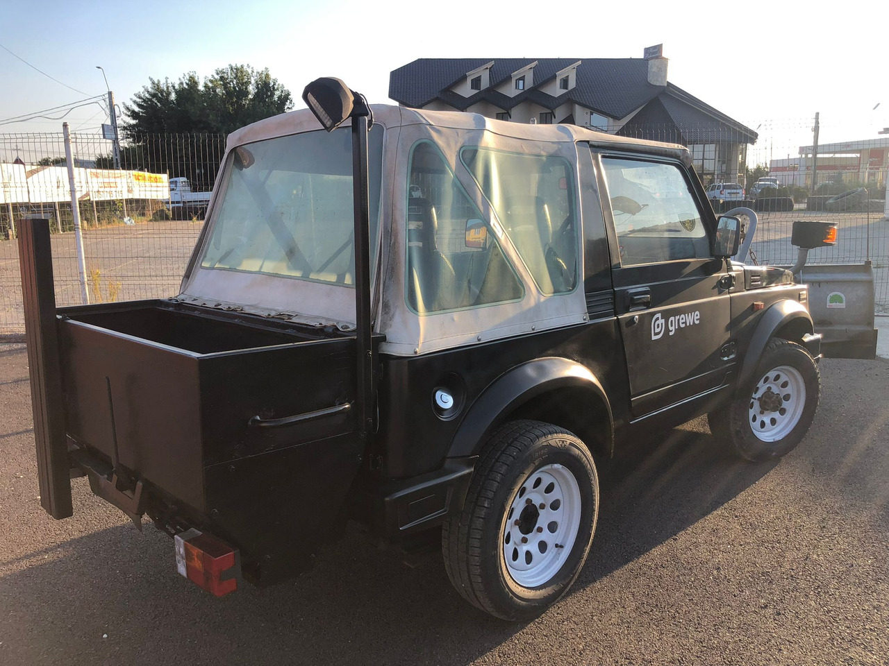 SUZUKI SAMURAI - سيارة دفع رباعي: صور 4 SUZUKI SAMURAI - سيارة دفع رباعي: صور 4