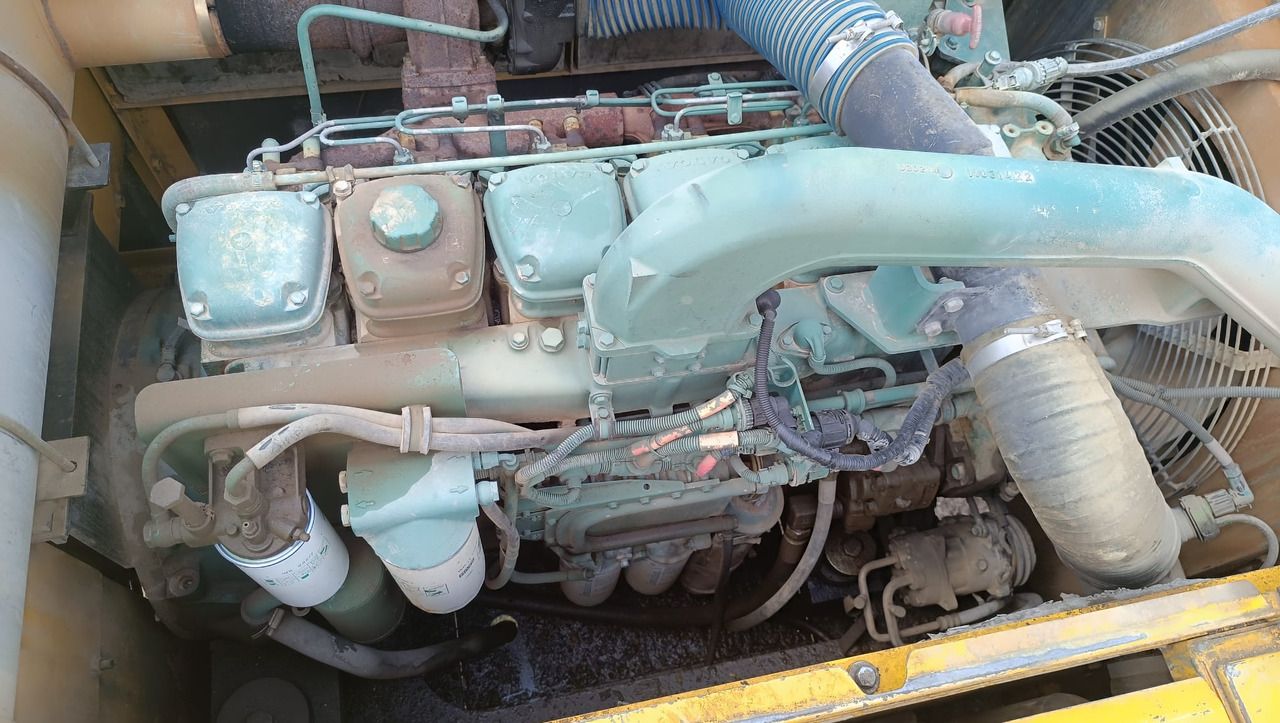 حفارات زحافة VOLVO EC 360 EXCAVATOR: صور 9