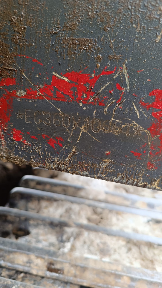 حفارات زحافة VOLVO EC 360 EXCAVATOR: صور 13