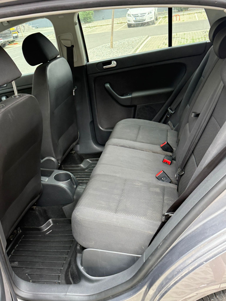 Volkswagen Golf Plus 1.6 TDI - سيارة: صور 4 Volkswagen Golf Plus 1.6 TDI - سيارة: صور 4