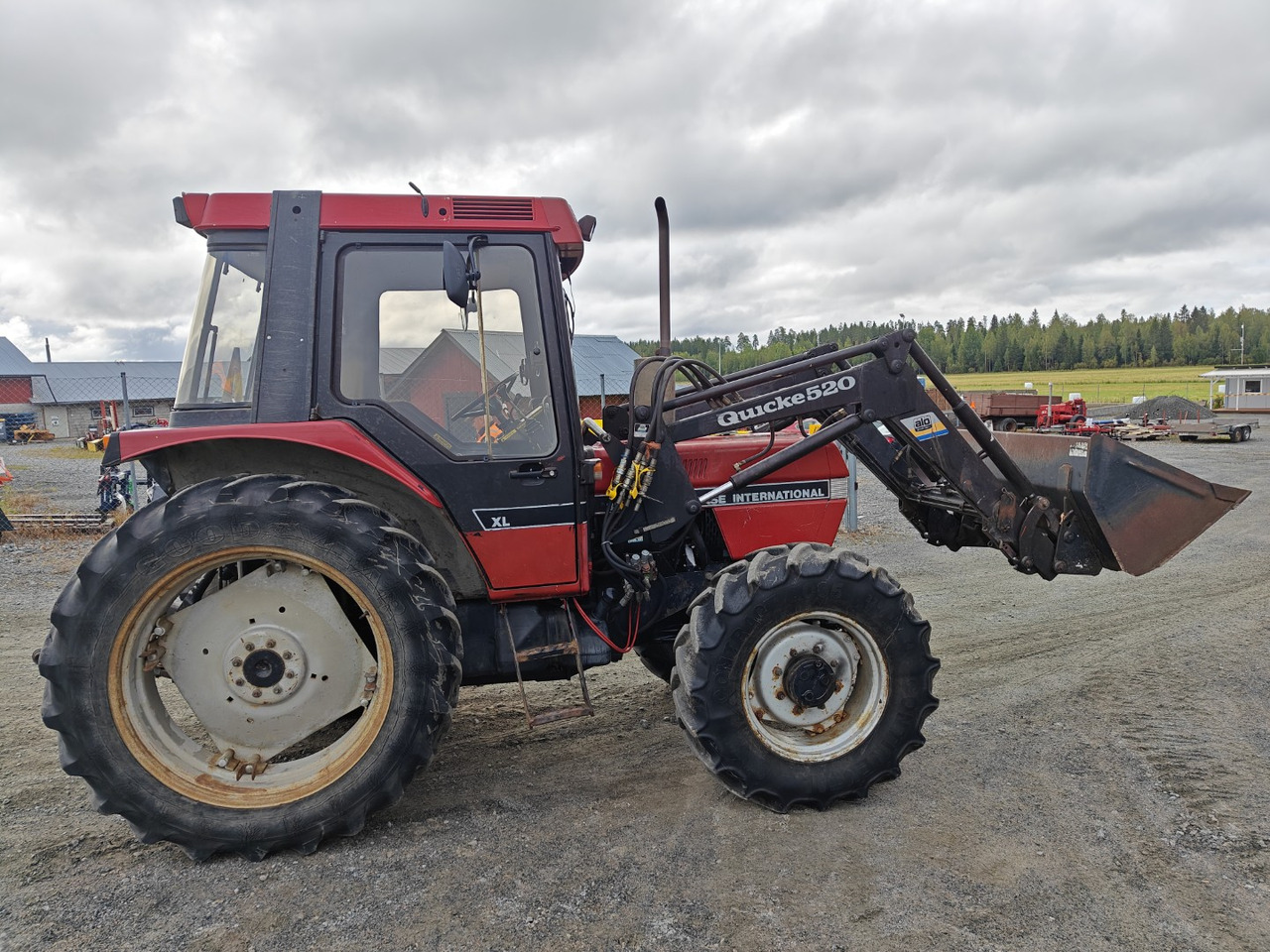 Case 895XL etukuormaajalla suunnanvaihtajalla, paljon varusteita mukaan etukuormaajaan, katso video! - جرار: صور 4 Case 895XL etukuormaajalla suunnanvaihtajalla, paljon varusteita mukaan etukuormaajaan, katso video! - جرار: صور 4