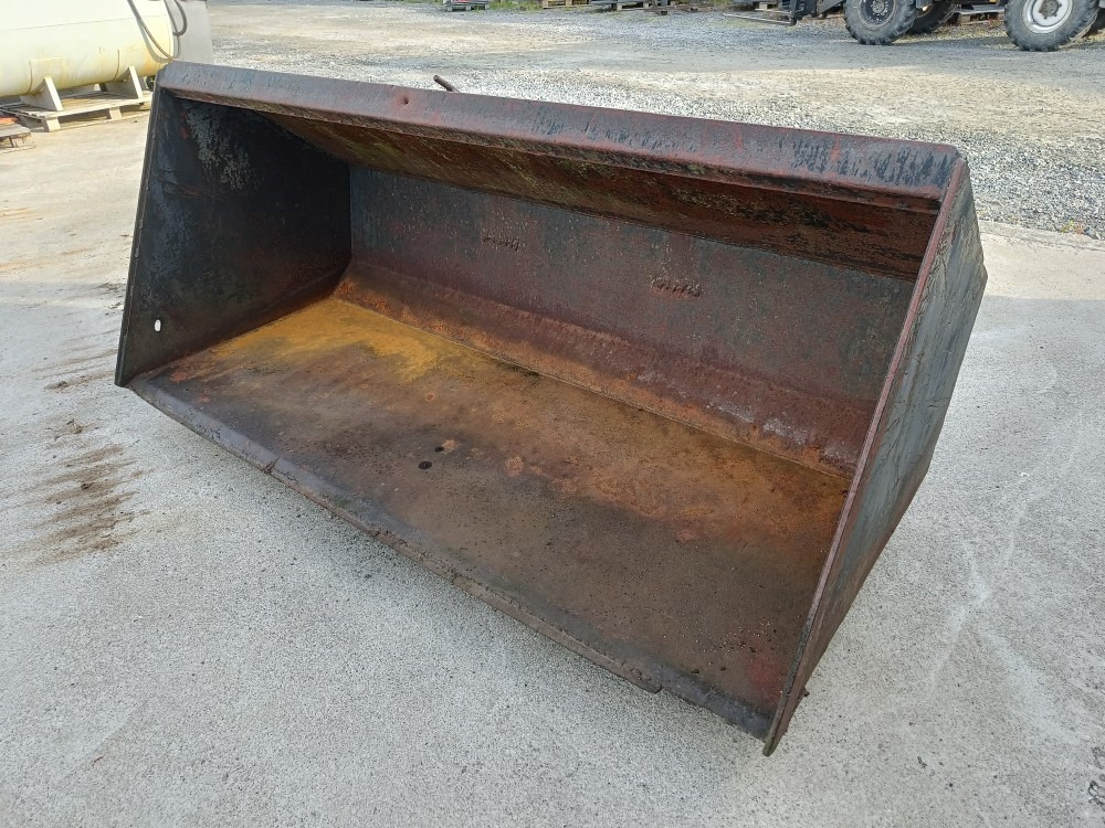 Etukuormaajan kauha 220cm - الآلات والماكينات الزراعية: صور 1 Etukuormaajan kauha 220cm - الآلات والماكينات الزراعية: صور 1