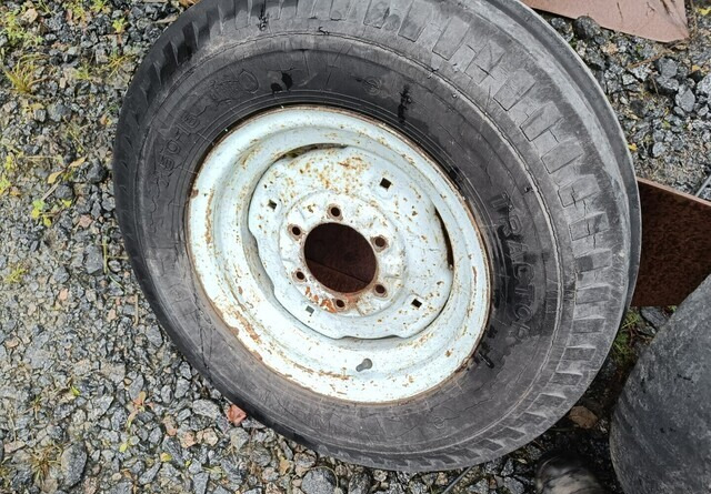 Fordson Diesel Major eturenkaat - الإطارات - جرار: صور 5 Fordson Diesel Major eturenkaat - الإطارات - جرار: صور 5