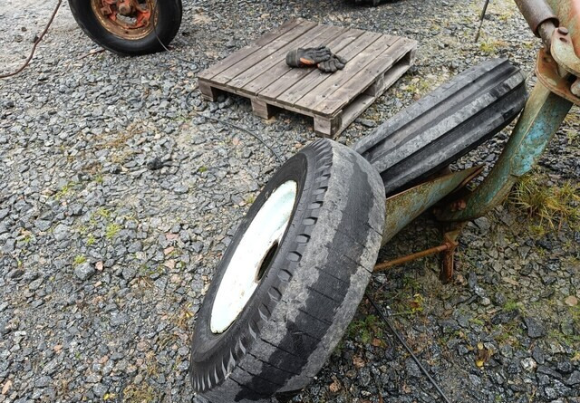 Fordson Diesel Major eturenkaat - الإطارات - جرار: صور 3 Fordson Diesel Major eturenkaat - الإطارات - جرار: صور 3