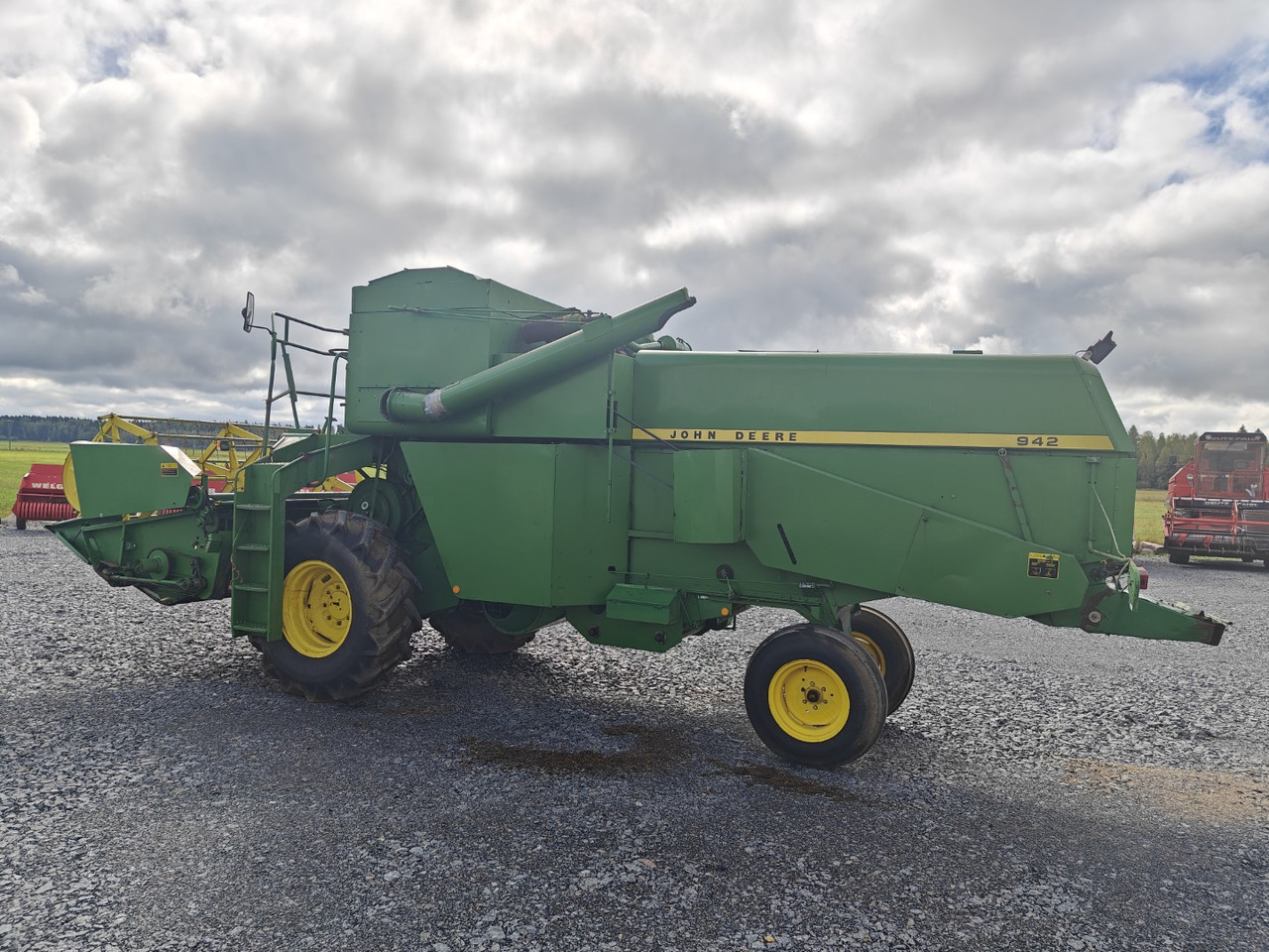 JOHN DEERE 942 - حصادة شاملة: صور 2 JOHN DEERE 942 - حصادة شاملة: صور 2