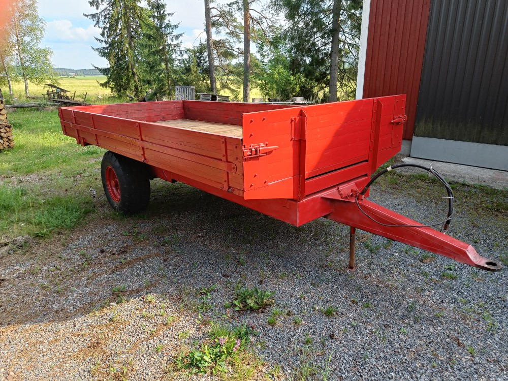 Kipa kippikärry 1-akselinen, kantavuus 7000kg, siisti kärry - قلابة مقطورة الزراعية: صور 1 Kipa kippikärry 1-akselinen, kantavuus 7000kg, siisti kärry - قلابة مقطورة الزراعية: صور 1