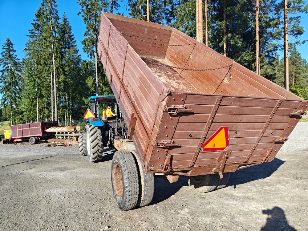 Kippikärry 1-akselinen Puulaidat ja vaneripohja, katso video! - قلابة مقطورة الزراعية: صور 2 Kippikärry 1-akselinen Puulaidat ja vaneripohja, katso video! - قلابة مقطورة الزراعية: صور 2