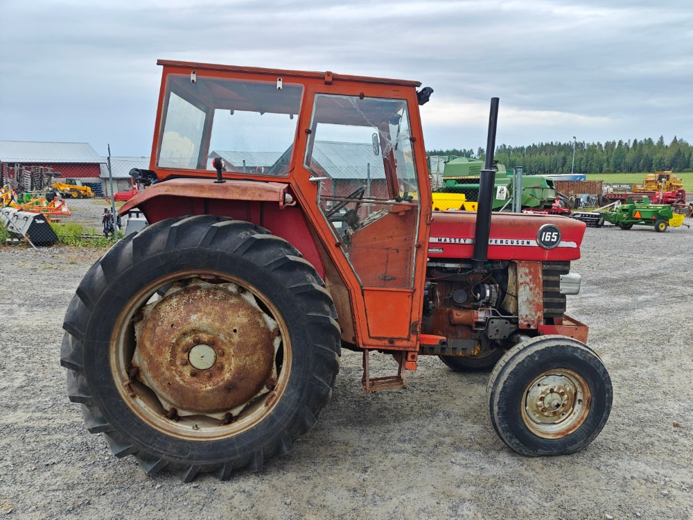 MASSEY FERGUSON 165S traktori, katso video! - جرار: صور 3 MASSEY FERGUSON 165S traktori, katso video! - جرار: صور 3