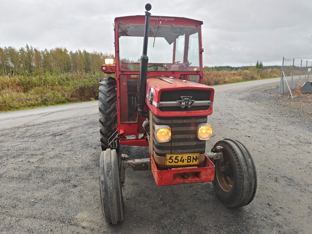 Massey Ferguson 165S Lisähydrauliikalla, katso video! - جرار: صور 5 Massey Ferguson 165S Lisähydrauliikalla, katso video! - جرار: صور 5